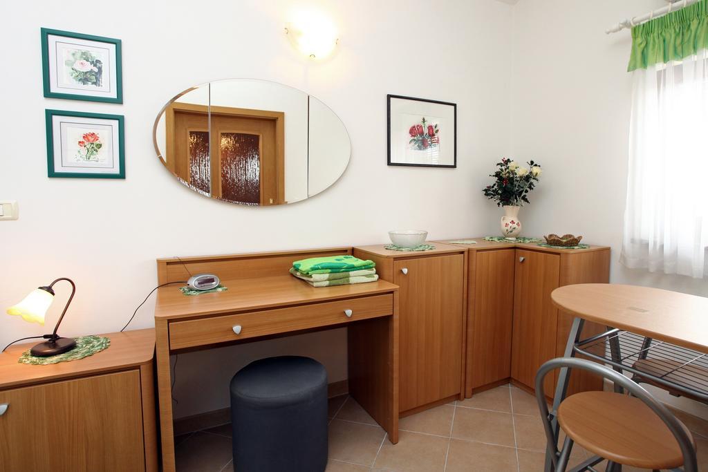 Parenzana Sea View Apartments Sk 波尔托罗 外观 照片