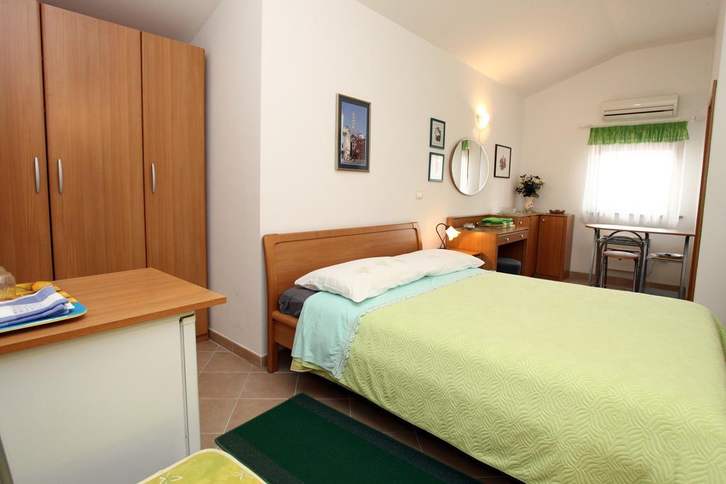 Parenzana Sea View Apartments Sk 波尔托罗 外观 照片