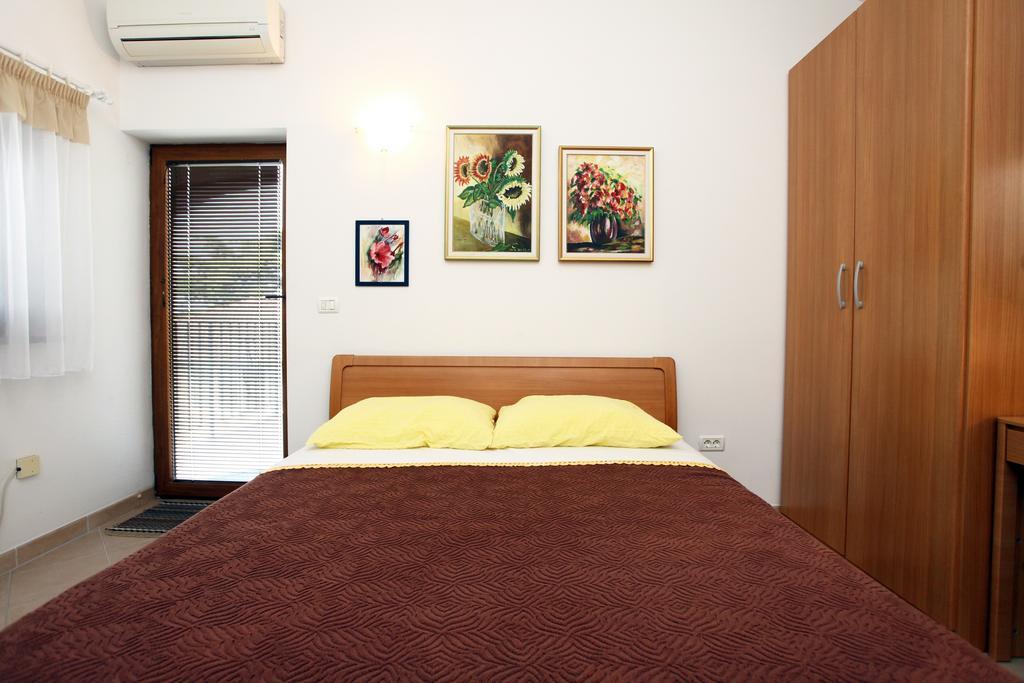 Parenzana Sea View Apartments Sk 波尔托罗 外观 照片