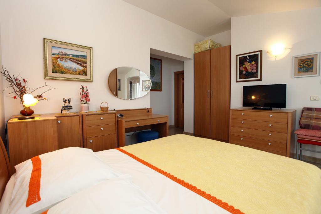 Parenzana Sea View Apartments Sk 波尔托罗 外观 照片