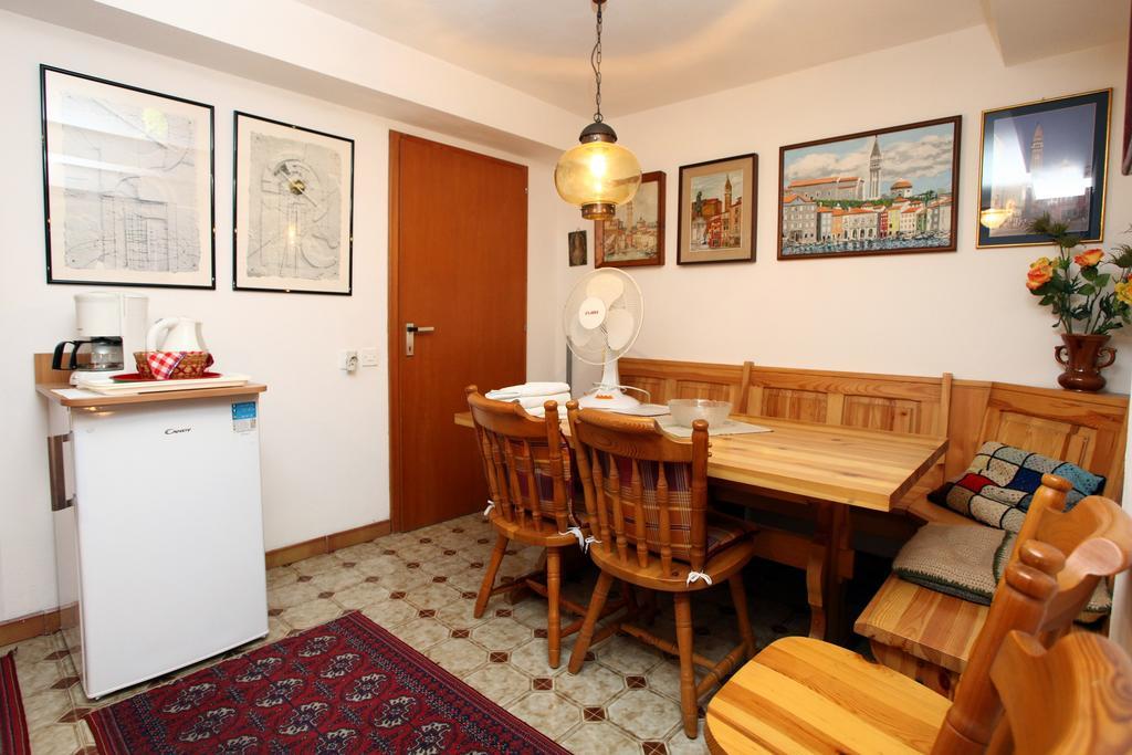 Parenzana Sea View Apartments Sk 波尔托罗 外观 照片